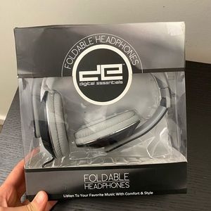 BRAND NEW - Foldable headset